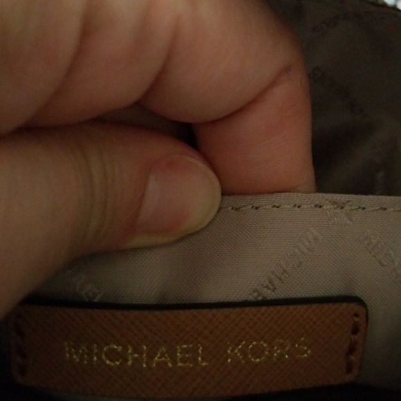 Michael Kors Vanilla Crossbody Messenger Bag - Picture 5 of 6